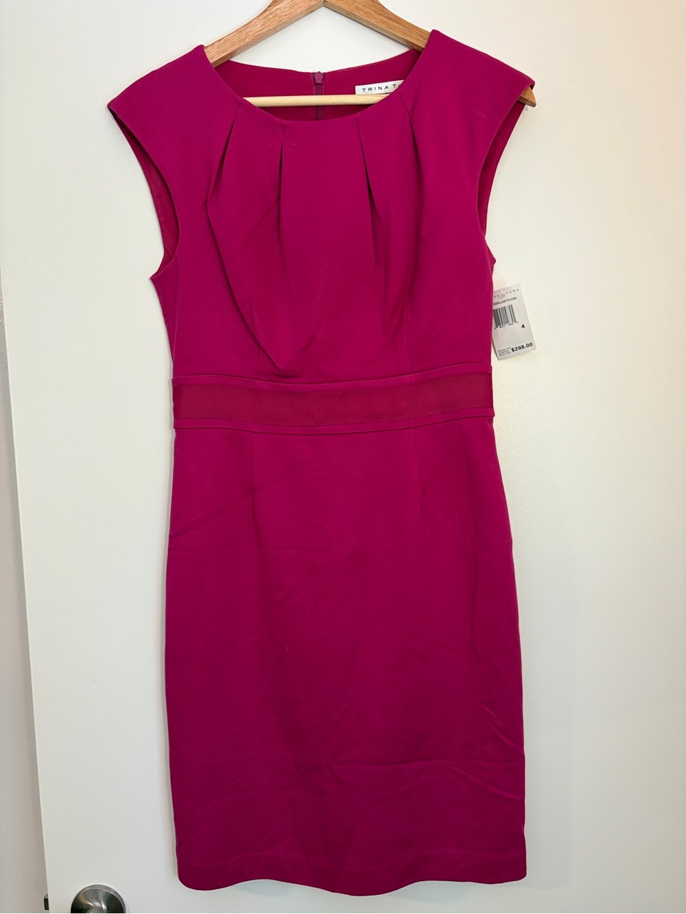 Trina Turk Brilliant Fuchsia Sheath Dress – Size 4 – NWT